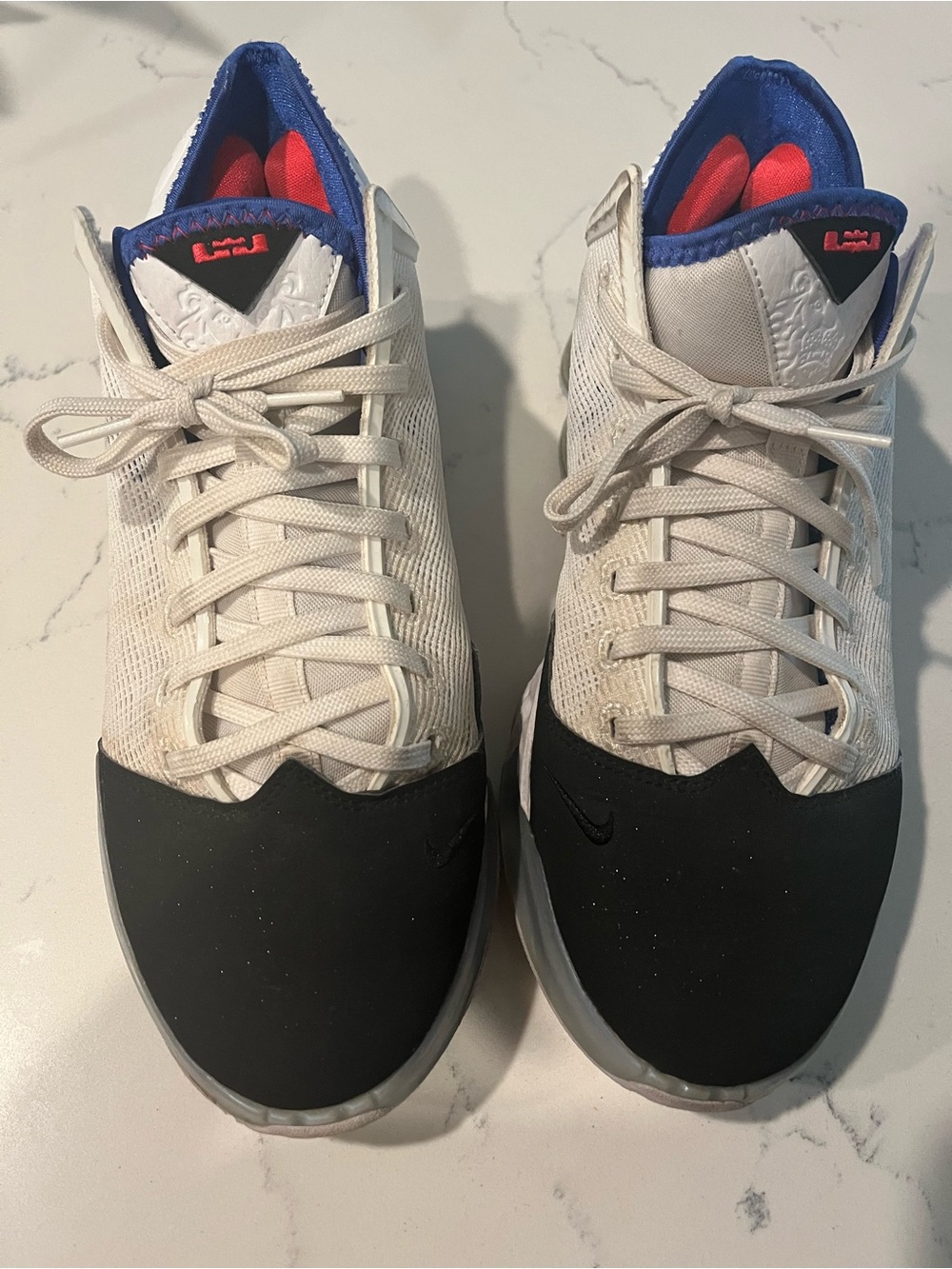 Nike XIX Low Men’s White Black Basketball Shoes with Blue & Red Accents